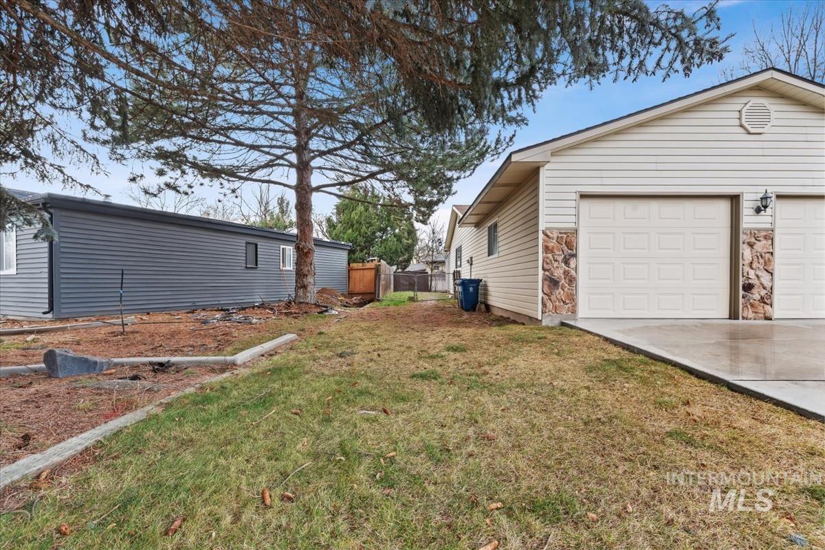 4921 N Sunderland Dr., Boise, Idaho 83704, 3 Bedrooms, 2 Bathrooms, Residential For Sale, Price $445,900,MLS 98971314