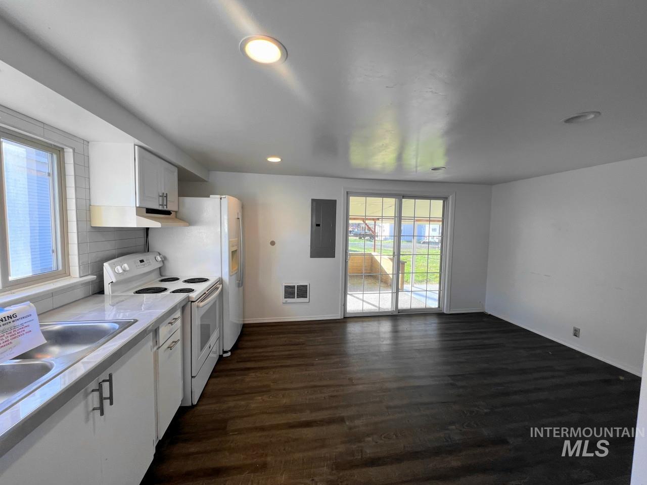 1830 Columbia Street, Pomeroy, Washington 99347, 3 Bedrooms, 1 Bathroom, Residential For Sale, Price $215,000,MLS 98971315