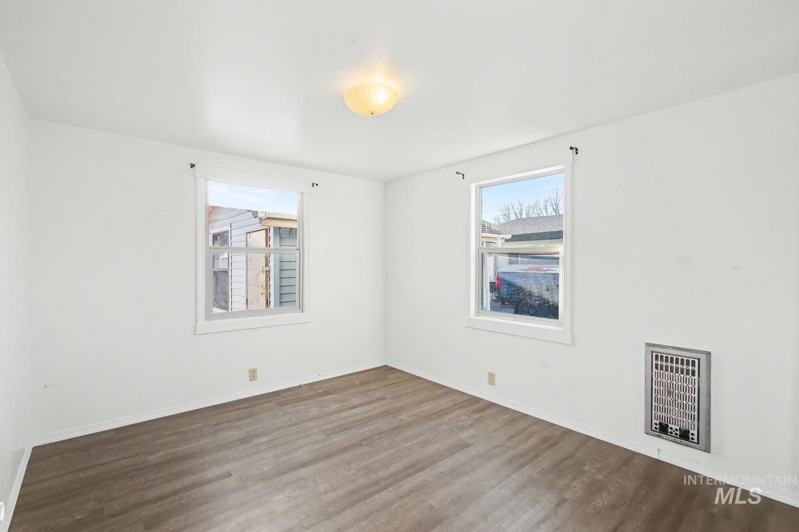 1830 Columbia Street, Pomeroy, Washington 99347, 3 Bedrooms, 1 Bathroom, Residential For Sale, Price $205,000,MLS 98971315