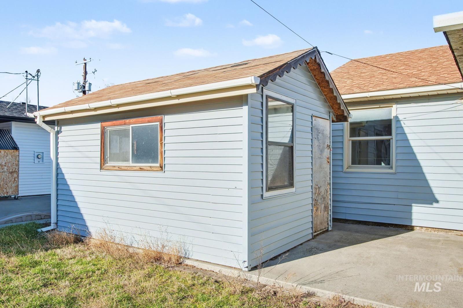 1830 Columbia Street, Pomeroy, Washington 99347, 3 Bedrooms, 1 Bathroom, Residential For Sale, Price $205,000,MLS 98971315