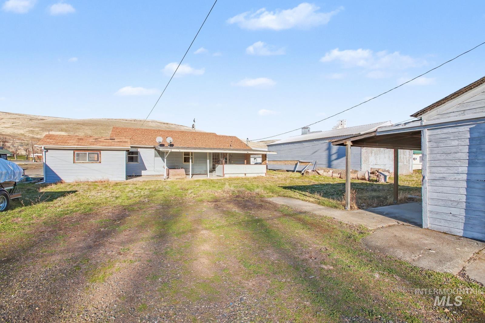 1830 Columbia Street, Pomeroy, Washington 99347, 3 Bedrooms, 1 Bathroom, Residential For Sale, Price $205,000,MLS 98971315