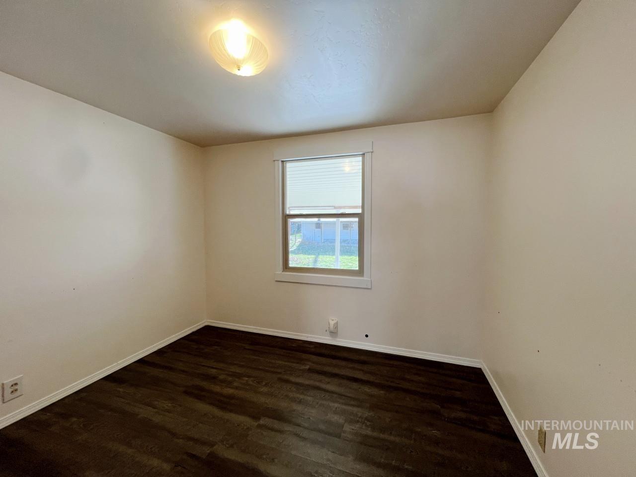 1830 Columbia Street, Pomeroy, Washington 99347, 3 Bedrooms, 1 Bathroom, Residential For Sale, Price $215,000,MLS 98971315