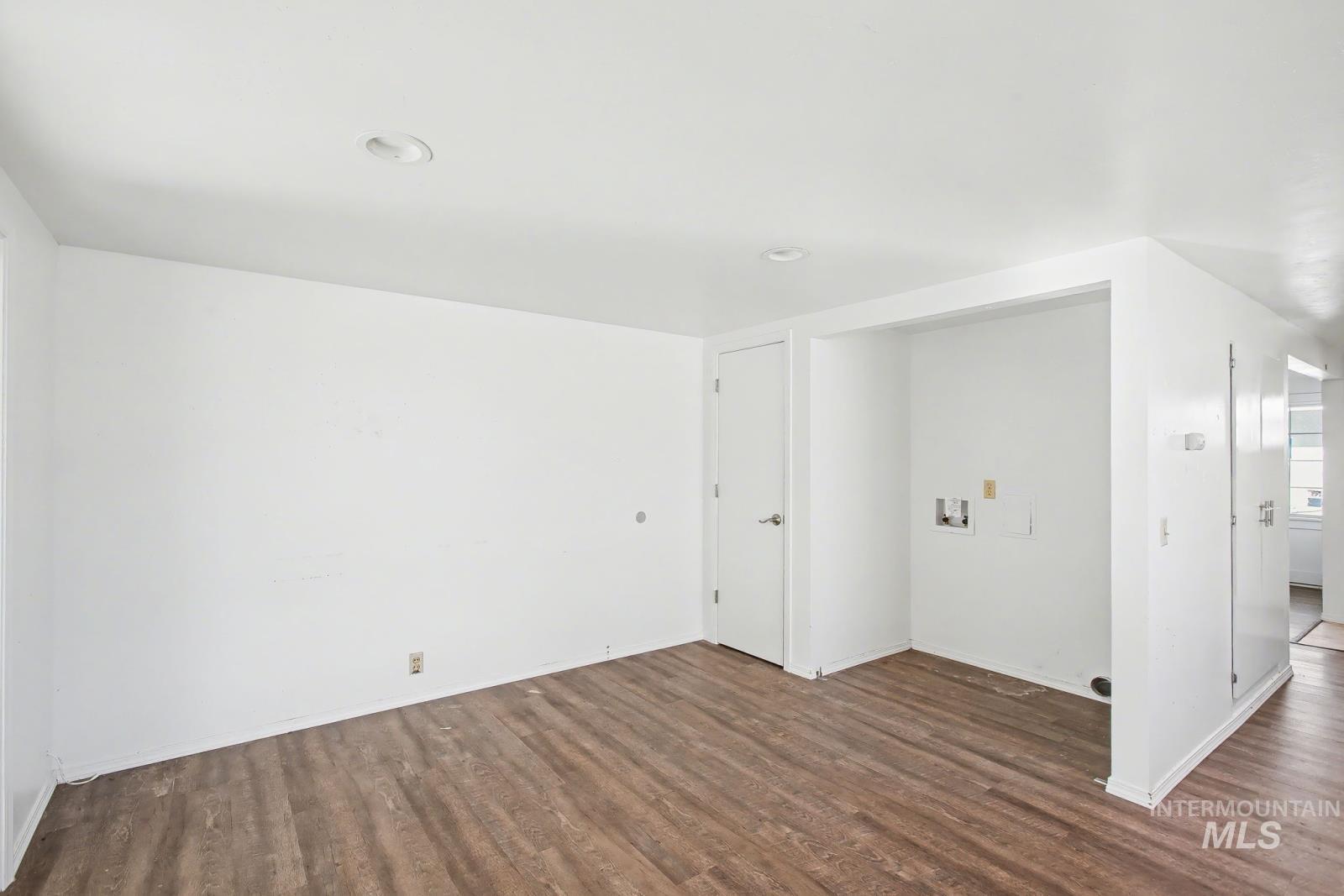 1830 Columbia Street, Pomeroy, Washington 99347, 3 Bedrooms, 1 Bathroom, Residential For Sale, Price $205,000,MLS 98971315