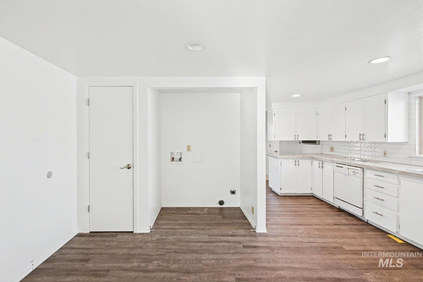 1830 Columbia Street, Pomeroy, Washington 99347, 3 Bedrooms, 1 Bathroom, Residential For Sale, Price $205,000,MLS 98971315