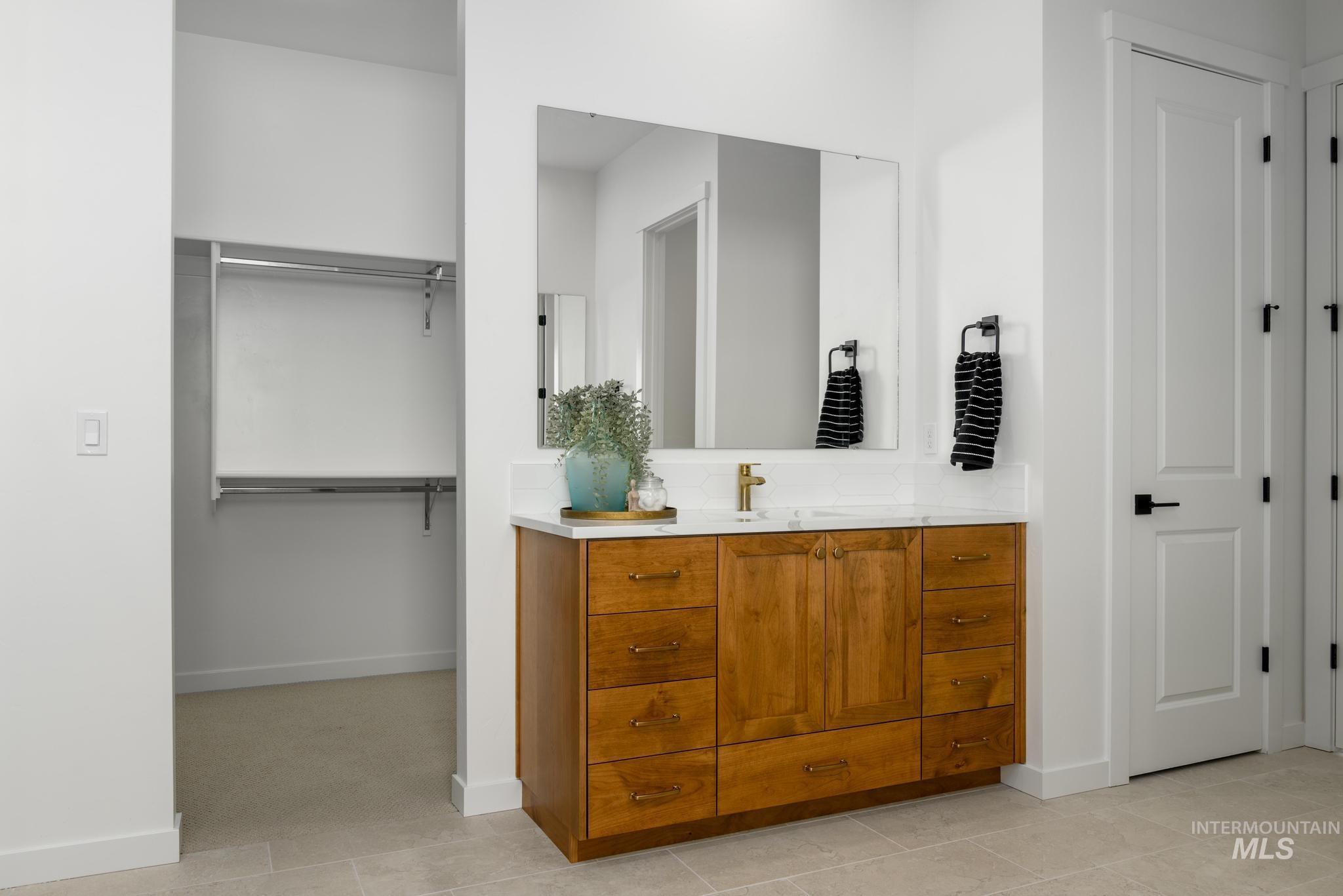 5321 W River Oaks Dr, Meridian, Idaho 83646, 4 Bedrooms, 3 Bathrooms, Residential For Sale, Price $689,000,MLS 98971316