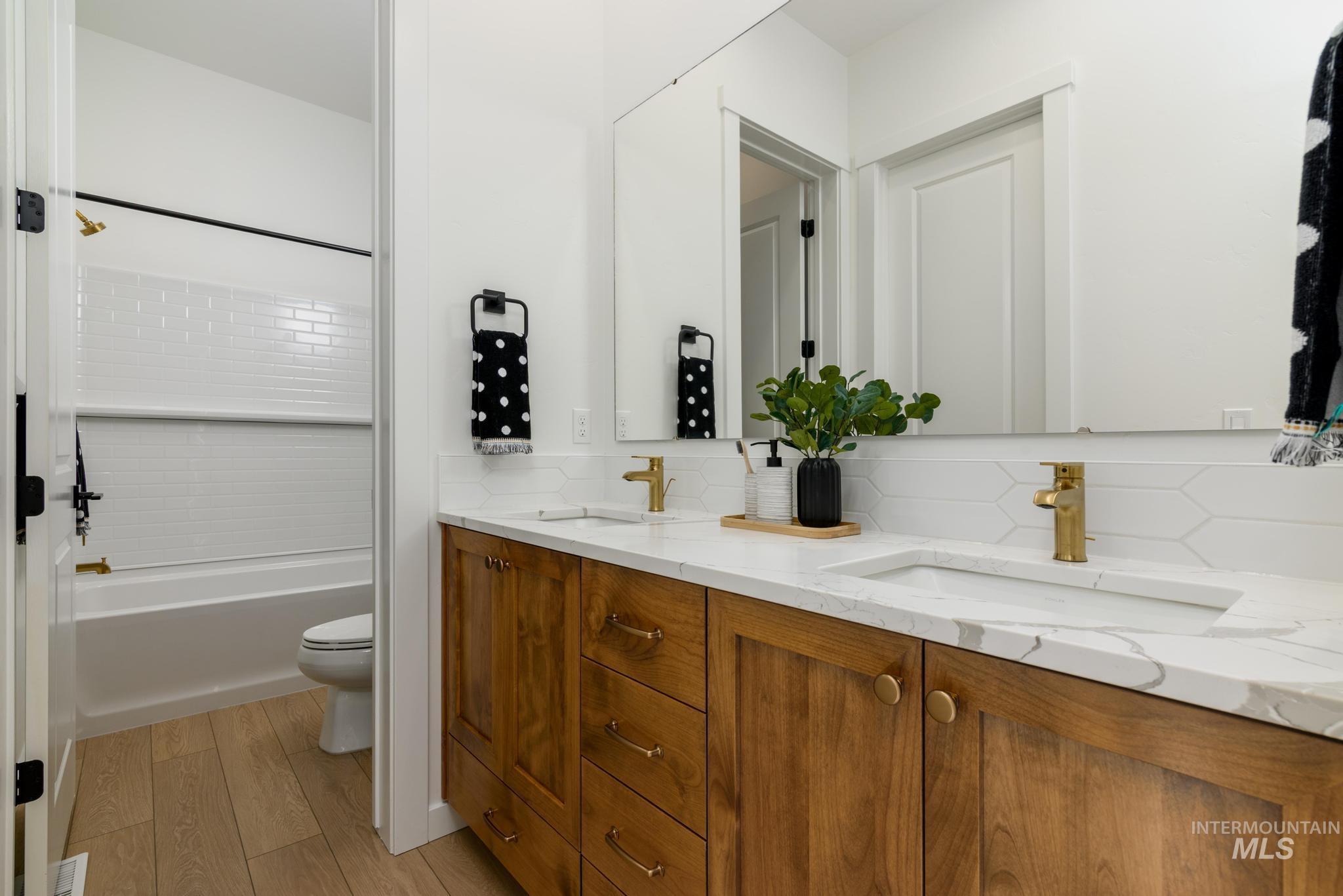 5321 W River Oaks Dr, Meridian, Idaho 83646, 4 Bedrooms, 3 Bathrooms, Residential For Sale, Price $689,000,MLS 98971316