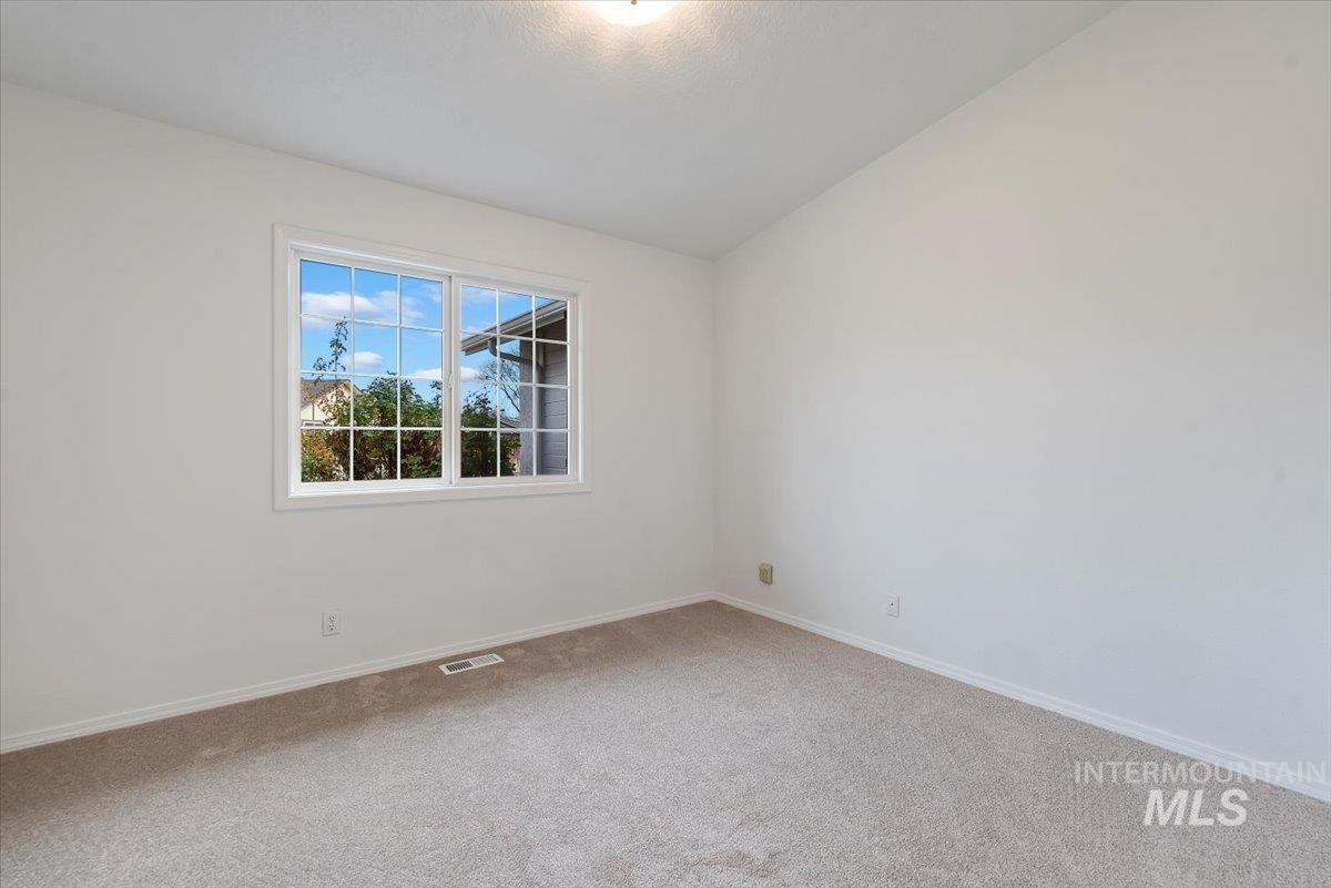 177 S Duke Avenue, Eagle, Idaho 83616, 3 Bedrooms, 2 Bathrooms, Residential For Sale, Price $560,000,MLS 98971318