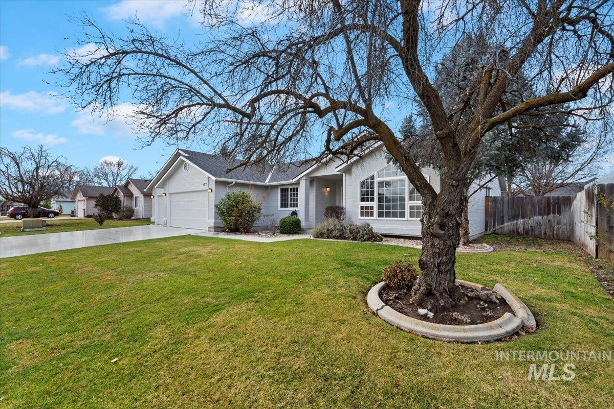 177 S Duke Avenue, Eagle, Idaho 83616, 3 Bedrooms, 2 Bathrooms, Residential For Sale, Price $560,000,MLS 98971318