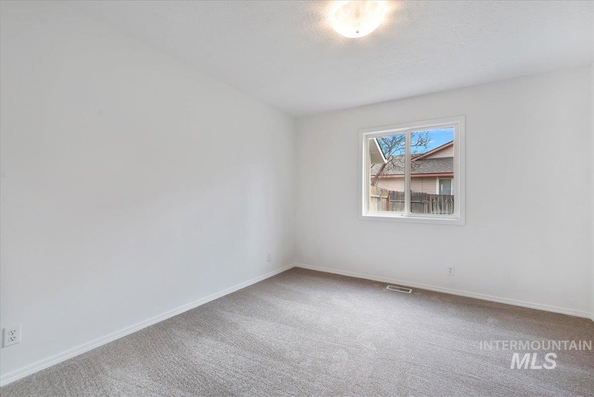 177 S Duke Avenue, Eagle, Idaho 83616, 3 Bedrooms, 2 Bathrooms, Residential For Sale, Price $560,000,MLS 98971318