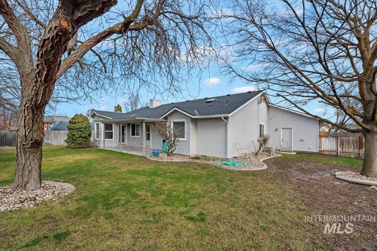 177 S Duke Avenue, Eagle, Idaho 83616, 3 Bedrooms, 2 Bathrooms, Residential For Sale, Price $560,000,MLS 98971318