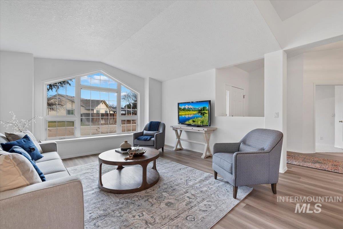 177 S Duke Avenue, Eagle, Idaho 83616, 3 Bedrooms, 2 Bathrooms, Residential For Sale, Price $560,000,MLS 98971318