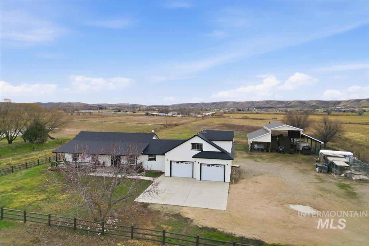 1415 Morehouse, Emmett, Idaho 83617, 3 Bedrooms, 2 Bathrooms, Residential For Sale, Price $784,000,MLS 98971319