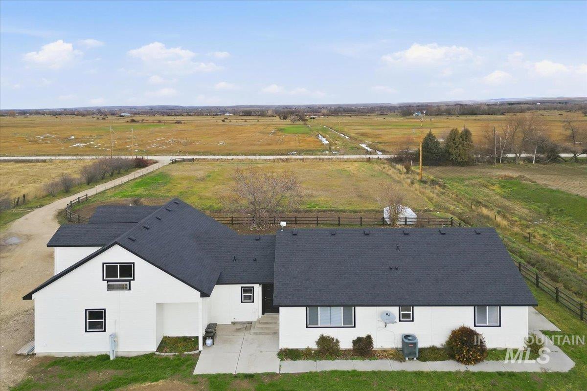 1415 Morehouse, Emmett, Idaho 83617, 3 Bedrooms, 2 Bathrooms, Residential For Sale, Price $799,000,MLS 98971319