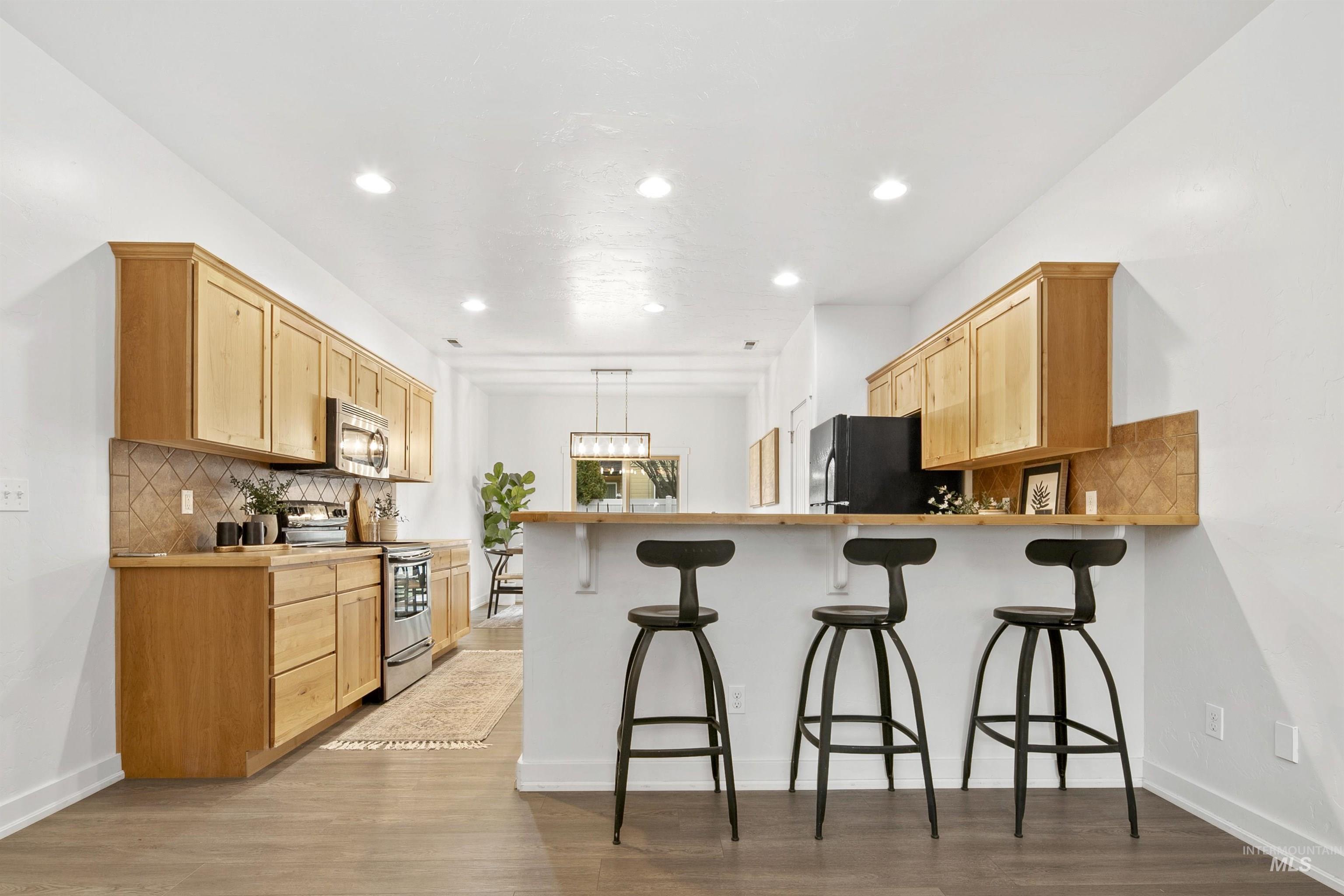 2862 N Vallin Ave, Meridian, Idaho 83616, 3 Bedrooms, 2 Bathrooms, Residential For Sale, Price $419,900,MLS 98971321