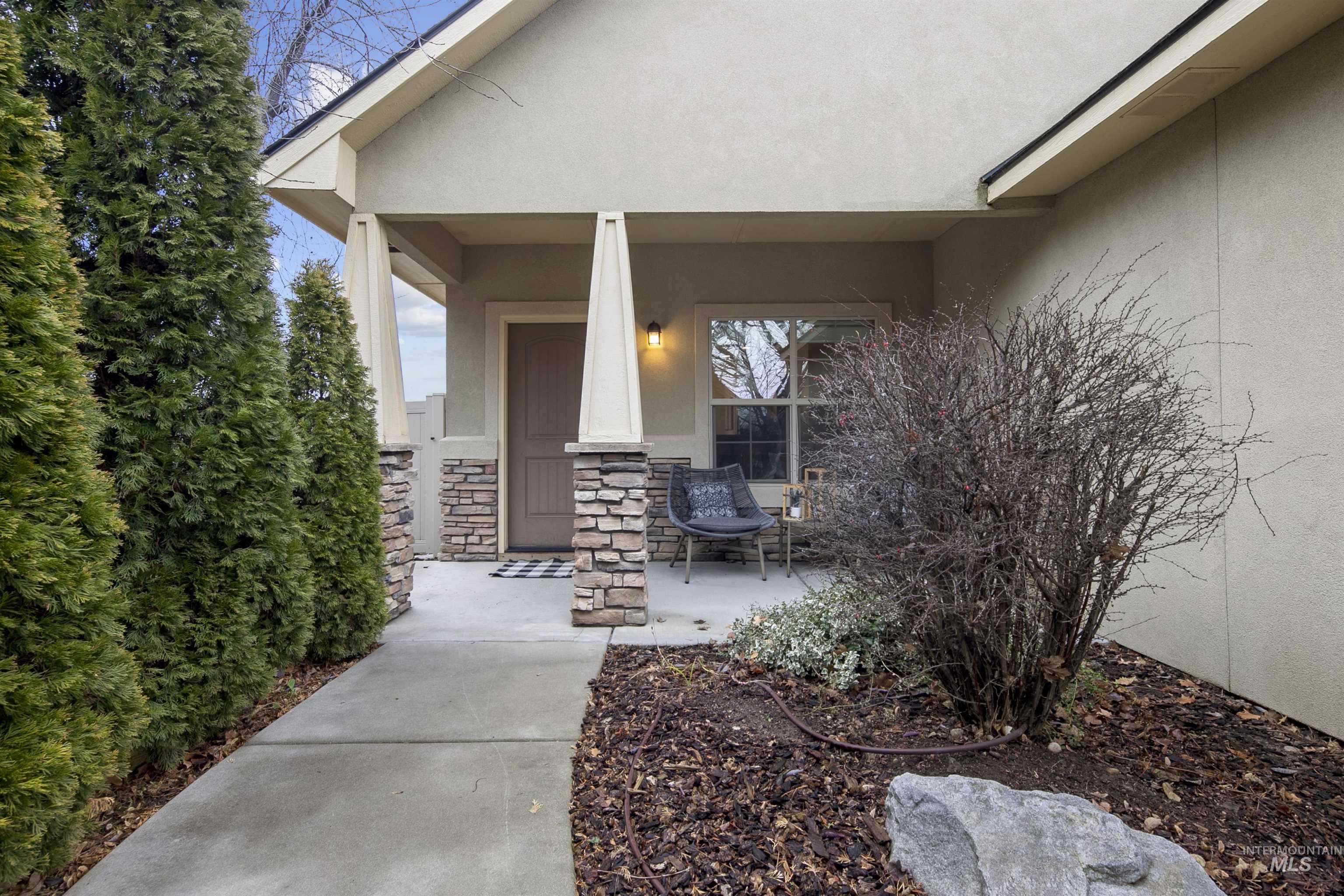 2862 N Vallin Ave, Meridian, Idaho 83616, 3 Bedrooms, 2 Bathrooms, Residential For Sale, Price $419,900,MLS 98971321