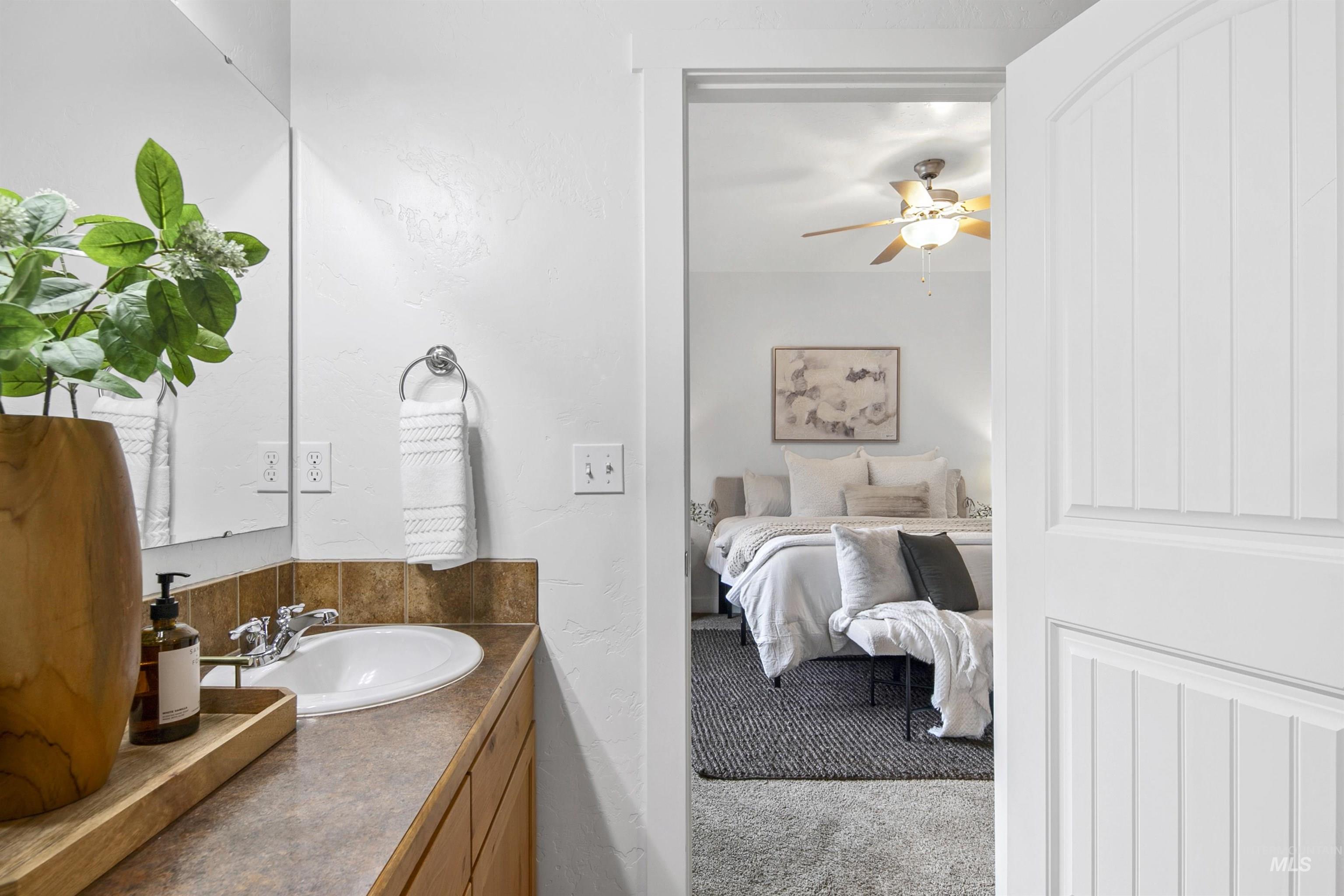 2862 N Vallin Ave, Meridian, Idaho 83616, 3 Bedrooms, 2 Bathrooms, Residential For Sale, Price $419,900,MLS 98971321