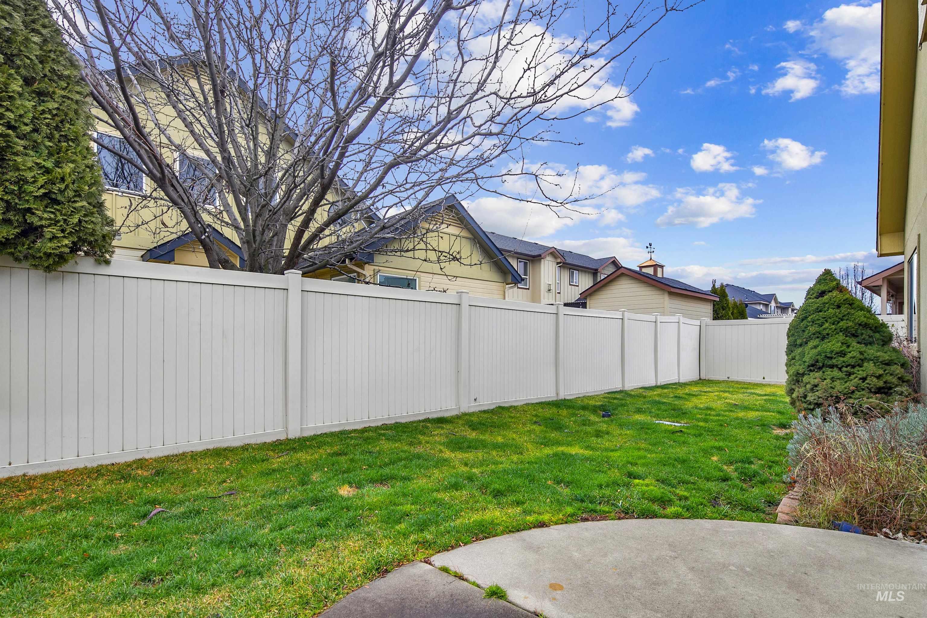 2862 N Vallin Ave, Meridian, Idaho 83616, 3 Bedrooms, 2 Bathrooms, Residential For Sale, Price $419,900,MLS 98971321