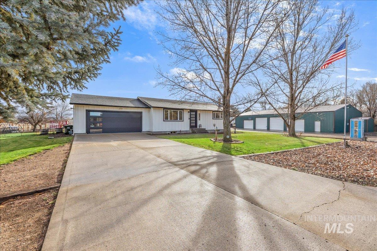 3582 NW Dutton Way, Mountain Home, Idaho 83647, 2 Bedrooms, 2 Bathrooms, Residential For Sale, Price $779,500,MLS 98971322