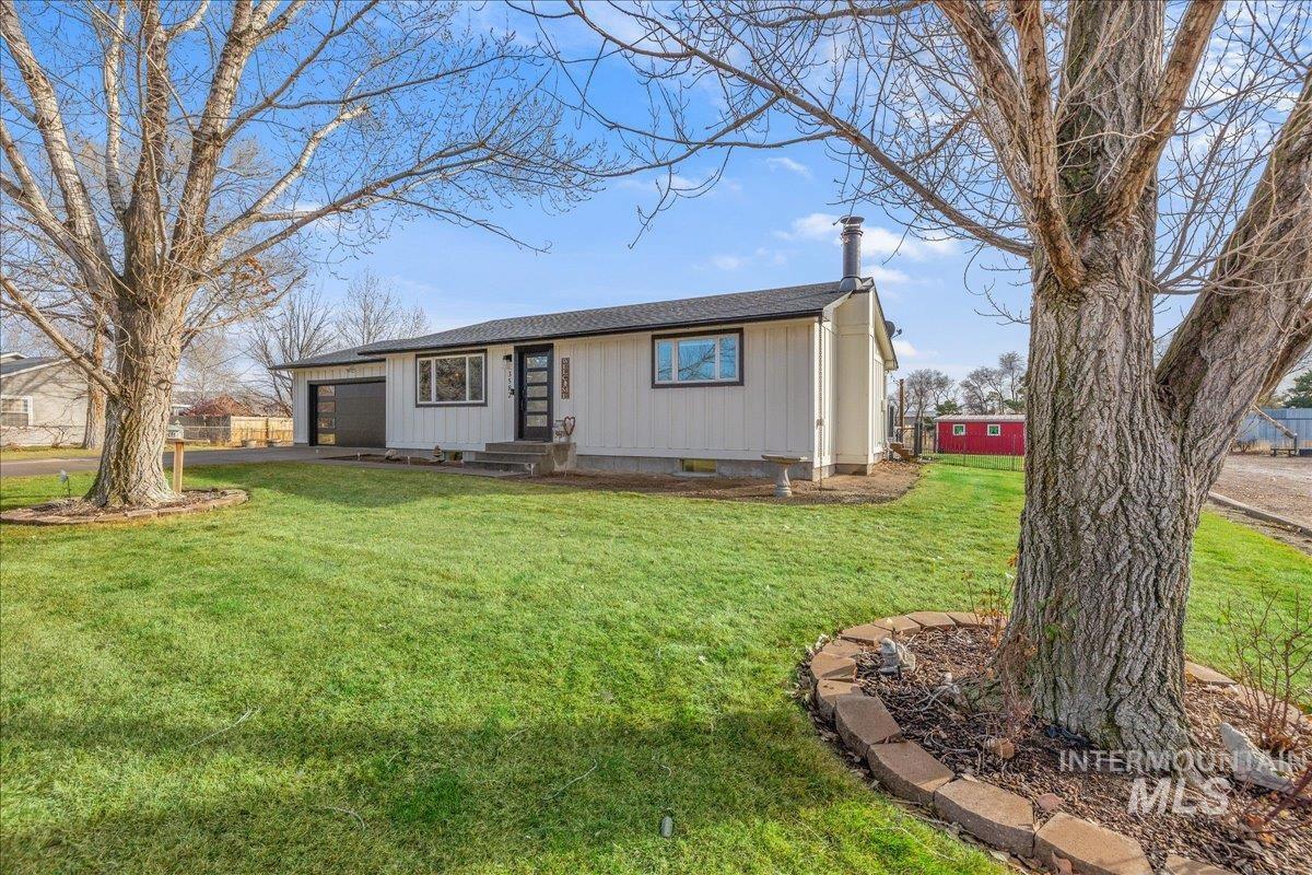 3582 NW Dutton Way, Mountain Home, Idaho 83647, 2 Bedrooms, 2 Bathrooms, Residential For Sale, Price $779,500,MLS 98971322