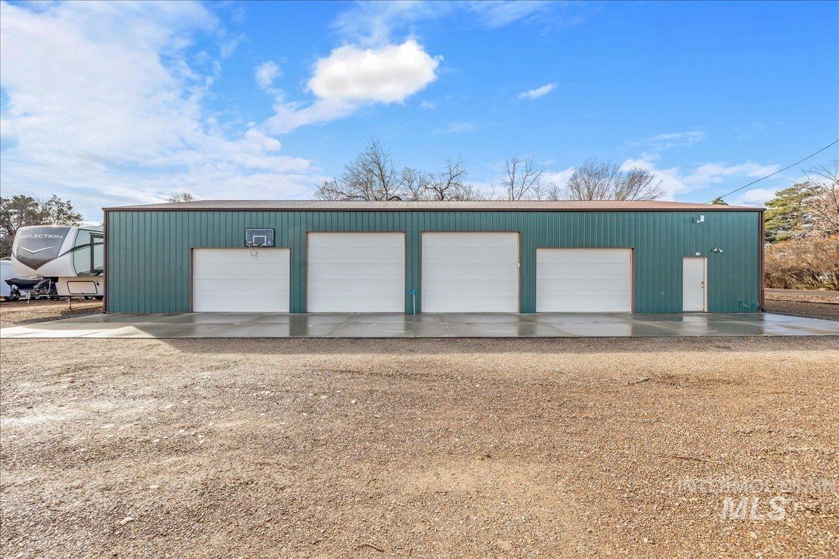 3582 NW Dutton Way, Mountain Home, Idaho 83647, 2 Bedrooms, 2 Bathrooms, Residential For Sale, Price $779,500,MLS 98971322