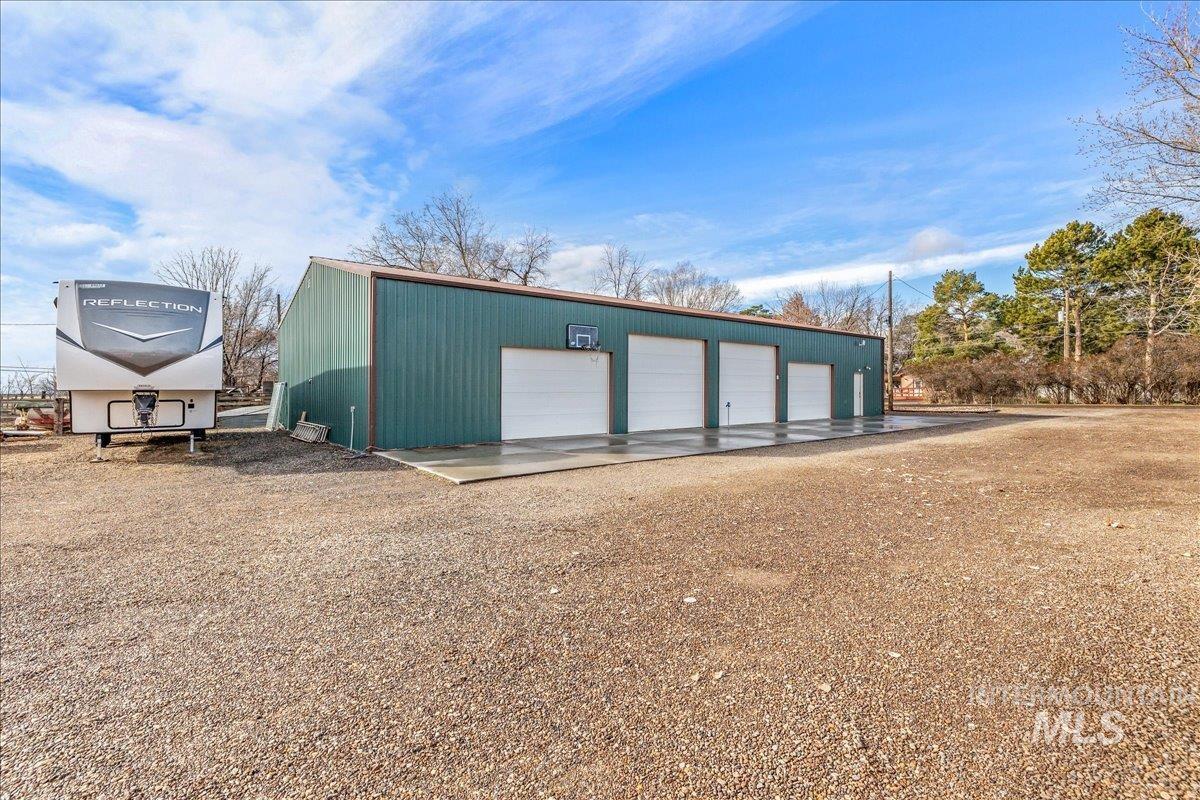 3582 NW Dutton Way, Mountain Home, Idaho 83647, 2 Bedrooms, 2 Bathrooms, Residential For Sale, Price $779,500,MLS 98971322