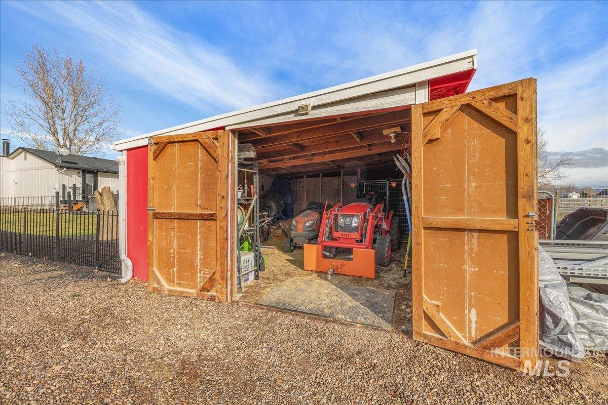 3582 NW Dutton Way, Mountain Home, Idaho 83647, 2 Bedrooms, 2 Bathrooms, Residential For Sale, Price $695,000,MLS 98971322