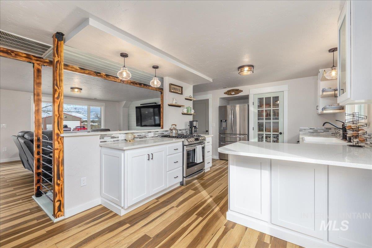 3582 NW Dutton Way, Mountain Home, Idaho 83647, 2 Bedrooms, 2 Bathrooms, Residential For Sale, Price $779,500,MLS 98971322