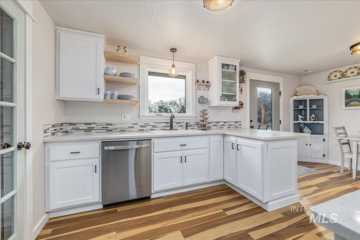 3582 NW Dutton Way, Mountain Home, Idaho 83647, 2 Bedrooms, 2 Bathrooms, Residential For Sale, Price $779,500,MLS 98971322