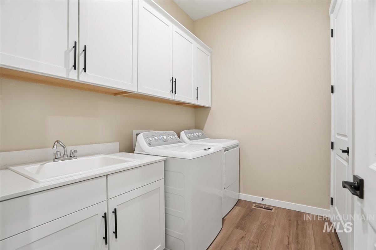 1375 White Cliffs St, Middleton, Idaho 83644, 4 Bedrooms, 3.5 Bathrooms, Residential For Sale, Price $699,990,MLS 98971324