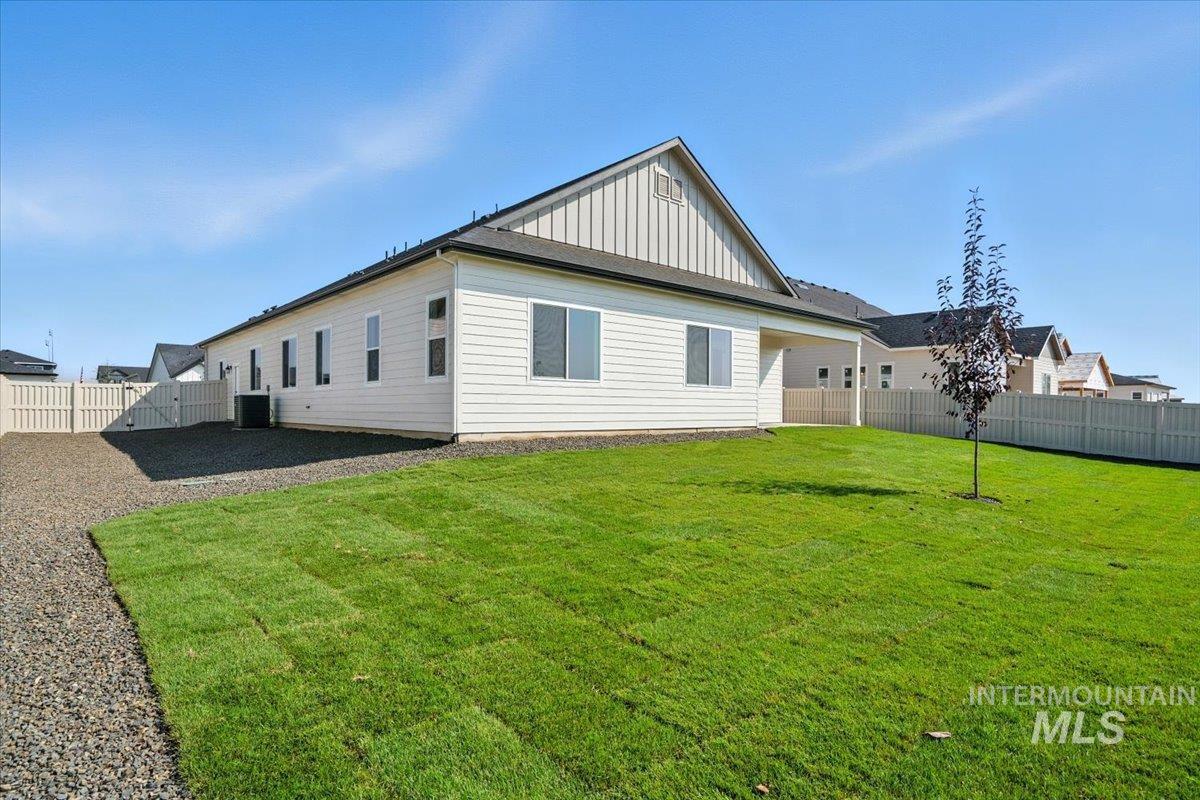 1375 White Cliffs St, Middleton, Idaho 83644, 4 Bedrooms, 3.5 Bathrooms, Residential For Sale, Price $699,990,MLS 98971324