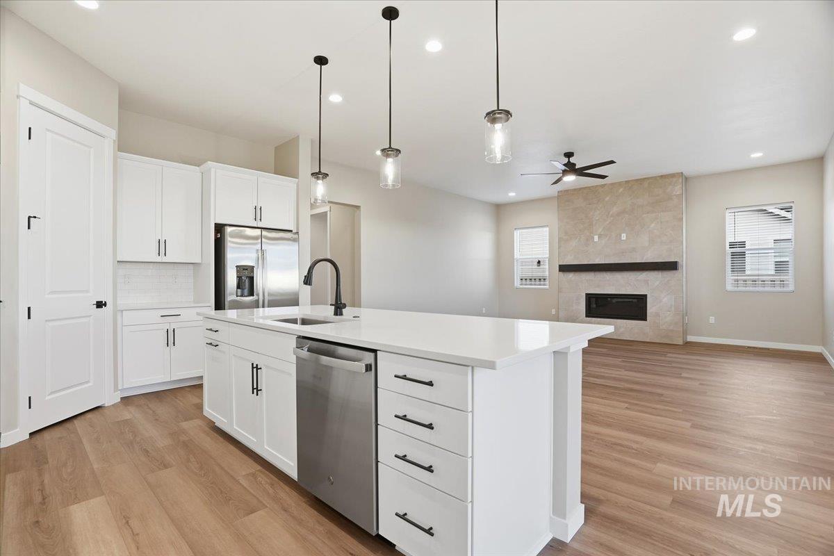 1375 White Cliffs St, Middleton, Idaho 83644, 4 Bedrooms, 3.5 Bathrooms, Residential For Sale, Price $699,990,MLS 98971324