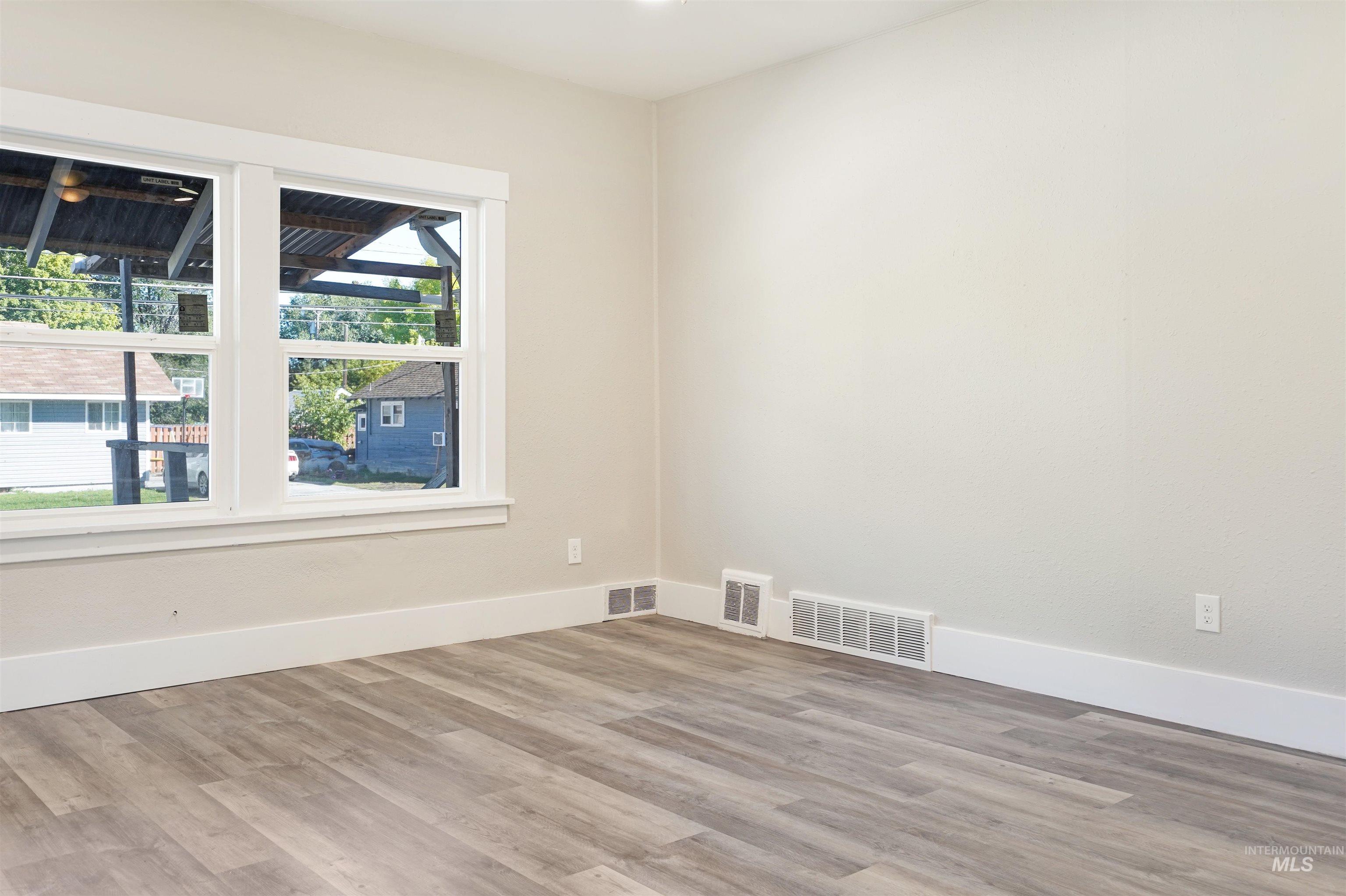 1601 Miller, Burley, Idaho 83318, 2 Bedrooms, 1 Bathroom, Residential Income For Sale, Price $510,000,MLS 98971325