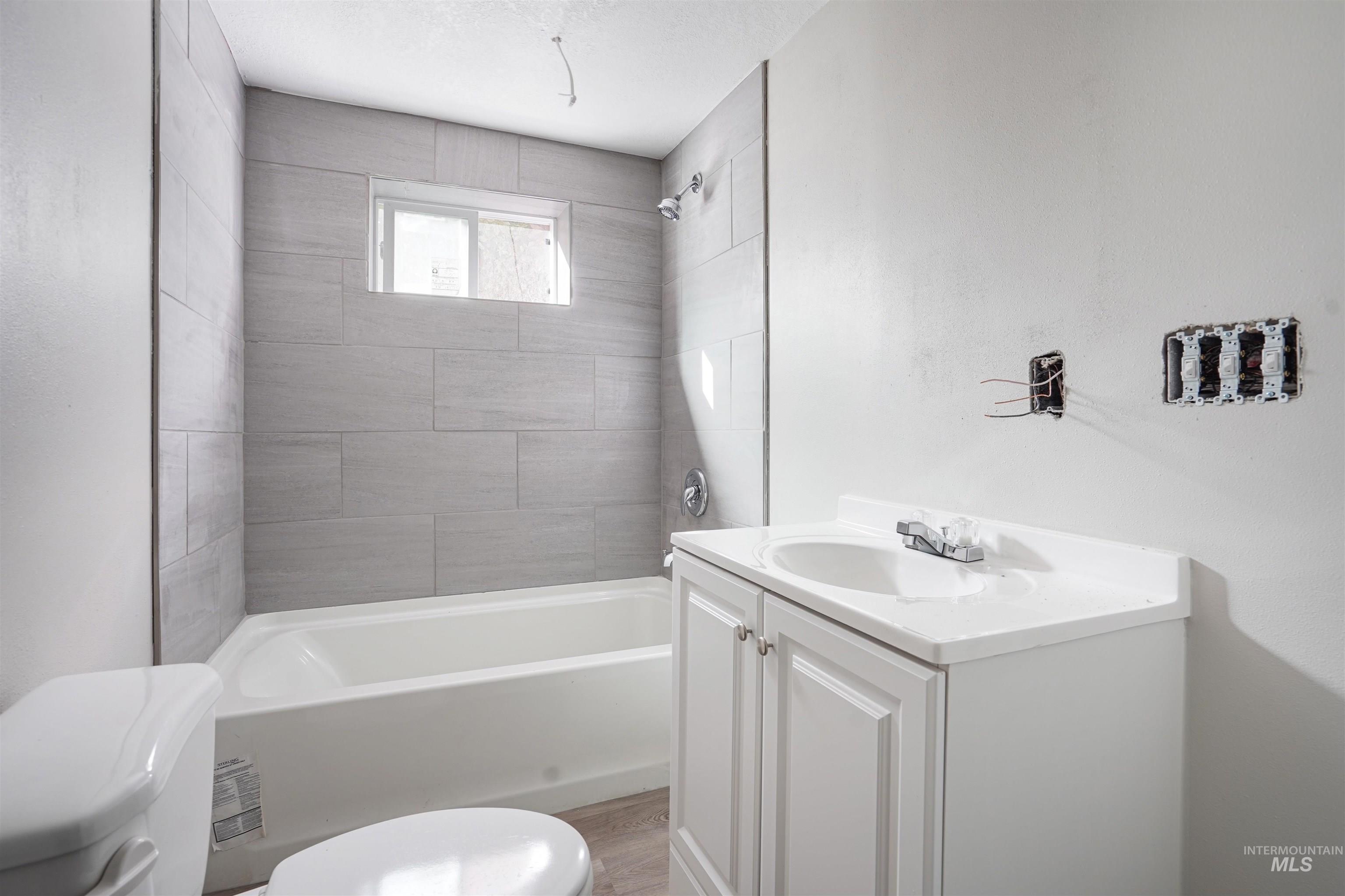 1601 Miller, Burley, Idaho 83318, 2 Bedrooms, 1 Bathroom, Residential Income For Sale, Price $510,000,MLS 98971325