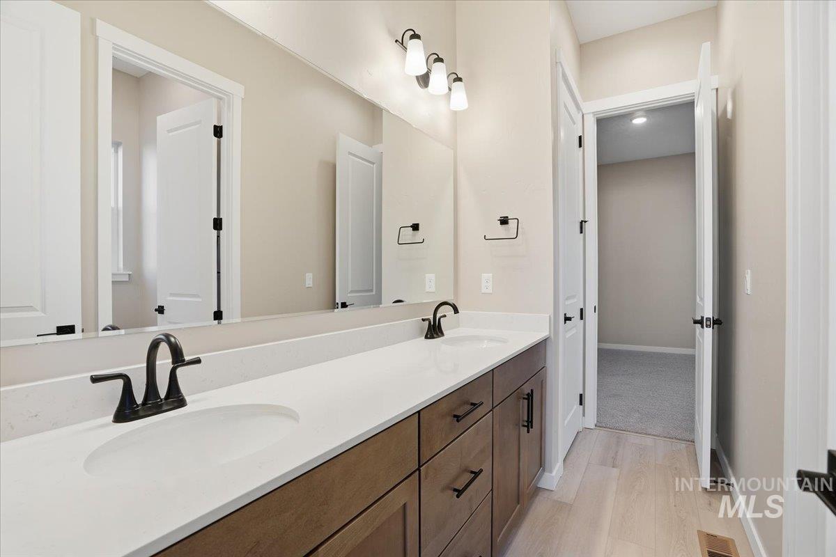 1221 Stirling Meadows Ct, Middleton, Idaho 83644, 4 Bedrooms, 3.5 Bathrooms, Residential For Sale, Price $749,990,MLS 98971327