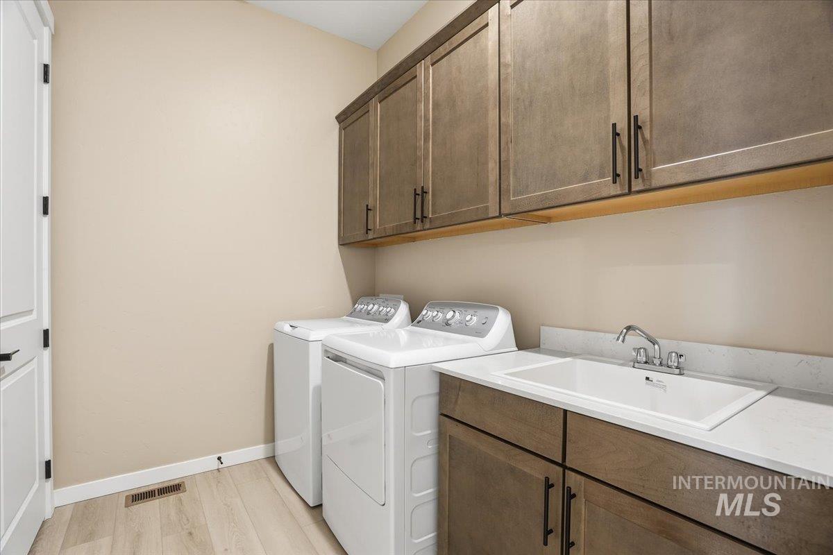 1221 Stirling Meadows Ct, Middleton, Idaho 83644, 4 Bedrooms, 3.5 Bathrooms, Residential For Sale, Price $749,990,MLS 98971327