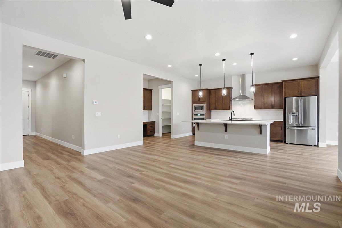 846 N Falling Water Way, Eagle, Idaho 83616, 3 Bedrooms, 2 Bathrooms, Residential For Sale, Price $699,990,MLS 98971336