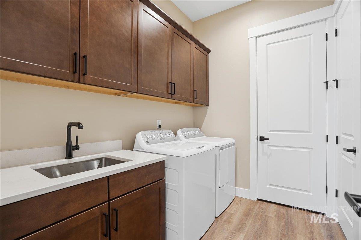 846 N Falling Water Way, Eagle, Idaho 83616, 3 Bedrooms, 2 Bathrooms, Residential For Sale, Price $699,990,MLS 98971336