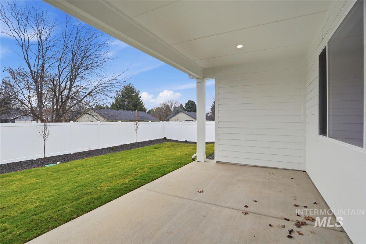 846 N Falling Water Way, Eagle, Idaho 83616, 3 Bedrooms, 2 Bathrooms, Residential For Sale, Price $699,990,MLS 98971336