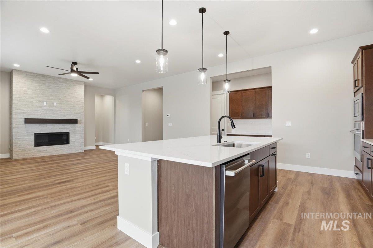 846 N Falling Water Way, Eagle, Idaho 83616, 3 Bedrooms, 2 Bathrooms, Residential For Sale, Price $699,990,MLS 98971336