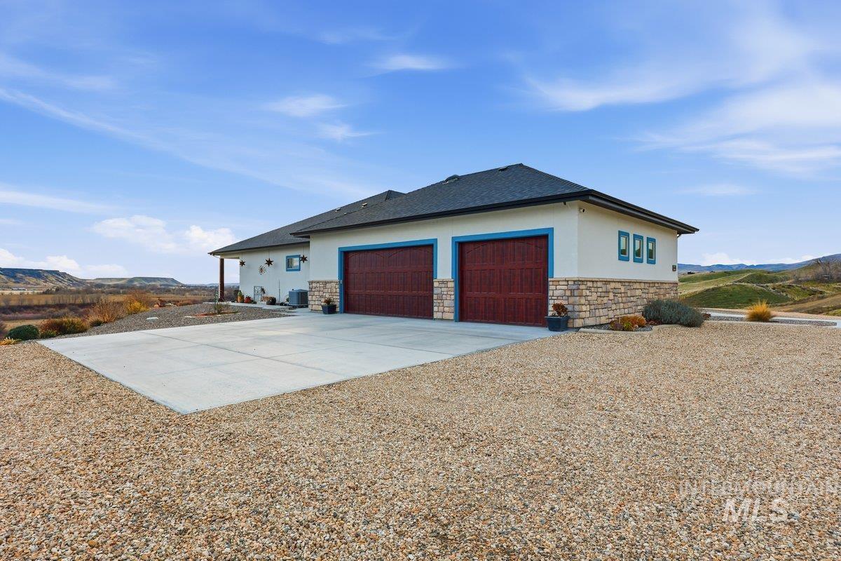 8065 Moonshine Ln, Marsing, Idaho 83639, 4 Bedrooms, 2 Bathrooms, Residential For Sale, Price $1,295,000,MLS 98971338