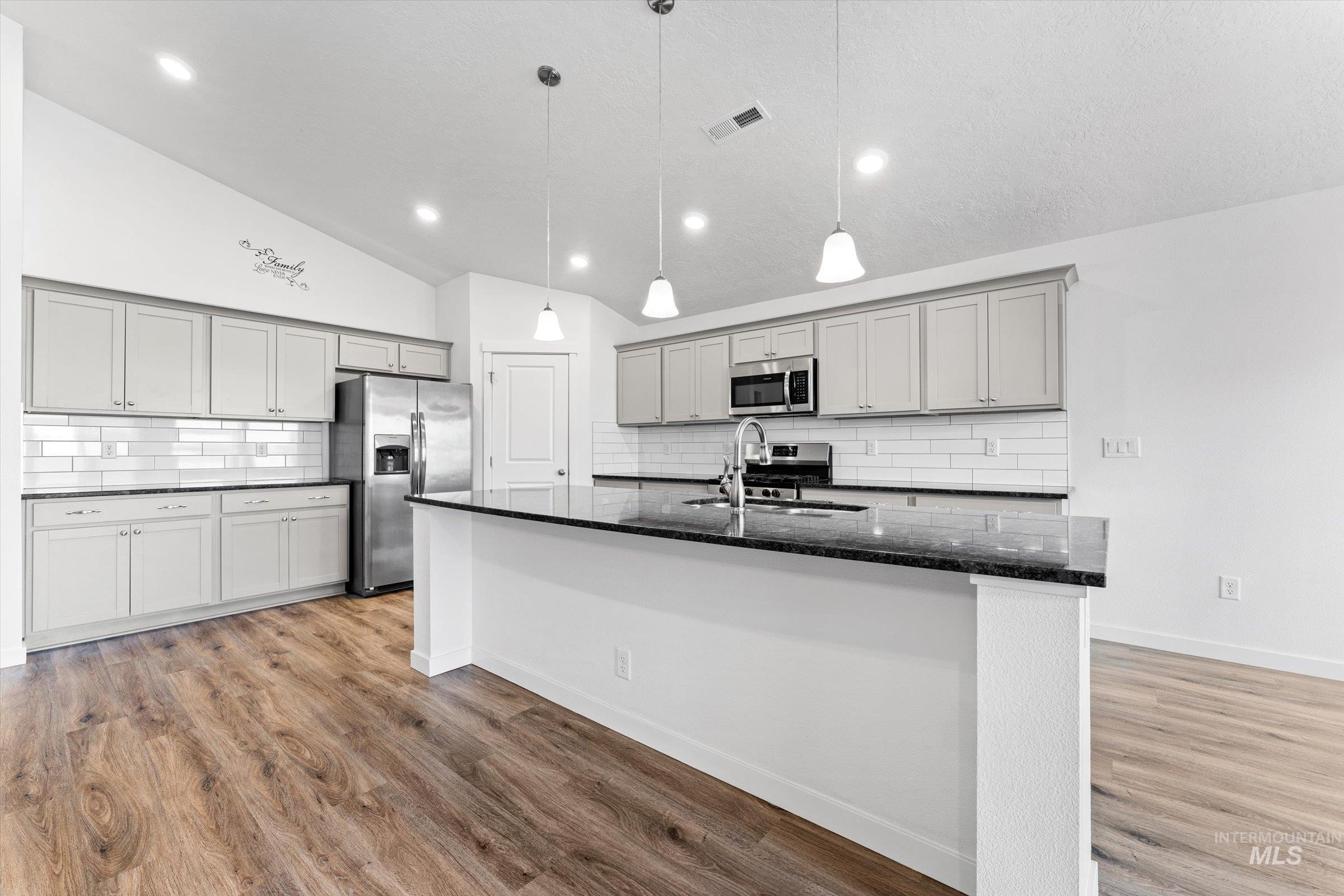 17798 Goose Ridge Ave, Nampa, Idaho 83687, 4 Bedrooms, 2 Bathrooms, Residential For Sale, Price $465,000,MLS 98971339