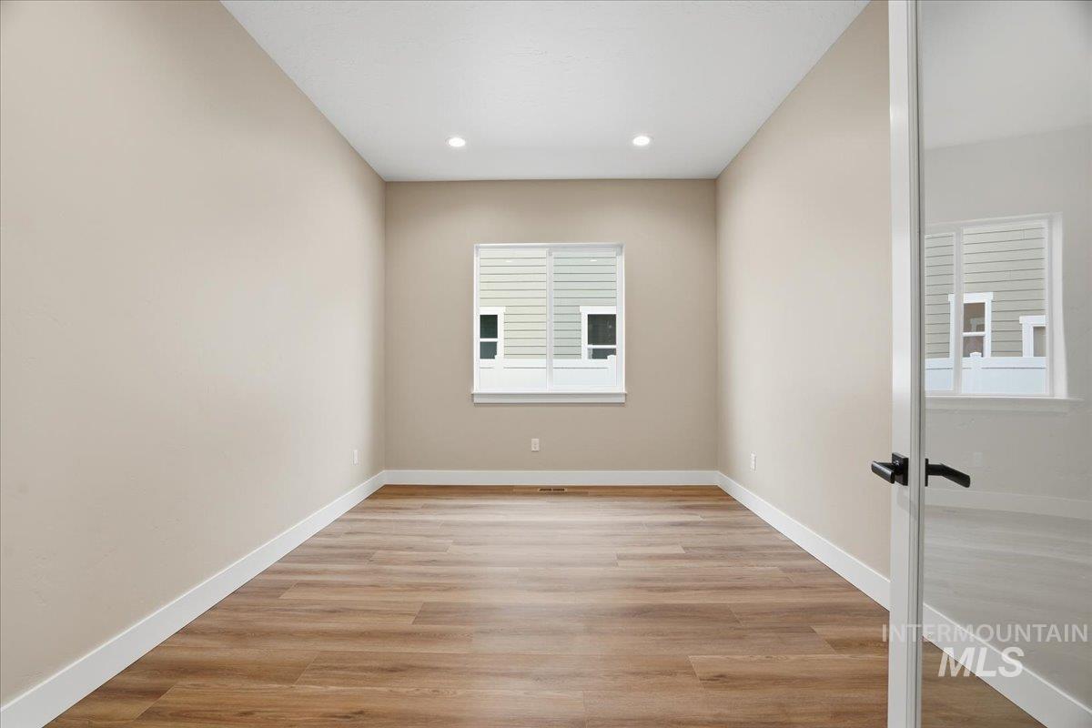 882 N Falling Water Way, Eagle, Idaho 83616, 3 Bedrooms, 2.5 Bathrooms, Residential For Sale, Price $754,990,MLS 98971341