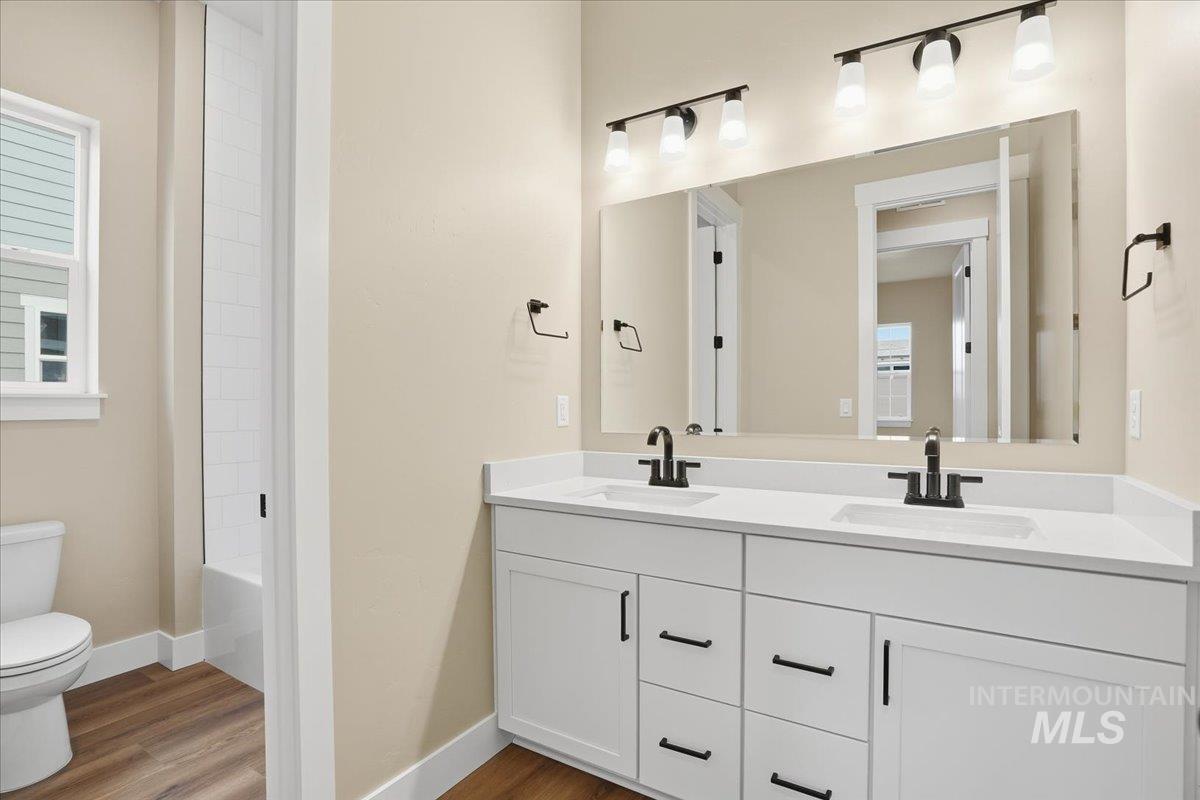 882 N Falling Water Way, Eagle, Idaho 83616, 3 Bedrooms, 2.5 Bathrooms, Residential For Sale, Price $754,990,MLS 98971341