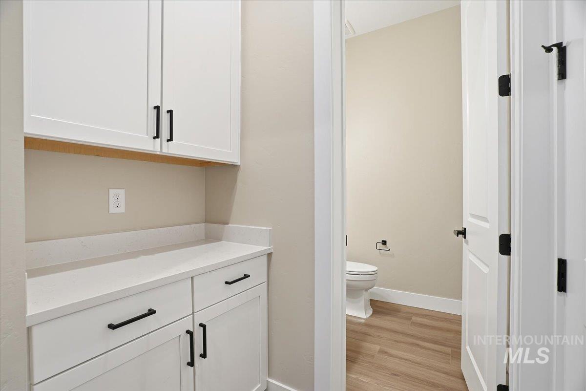 882 N Falling Water Way, Eagle, Idaho 83616, 3 Bedrooms, 2.5 Bathrooms, Residential For Sale, Price $754,990,MLS 98971341