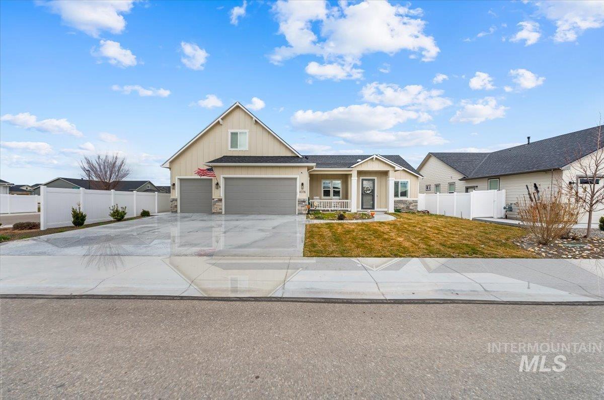 4376 Wagon, Nampa, Idaho 83687, 4 Bedrooms, 3 Bathrooms, Residential For Sale, Price $565,000,MLS 98971345
