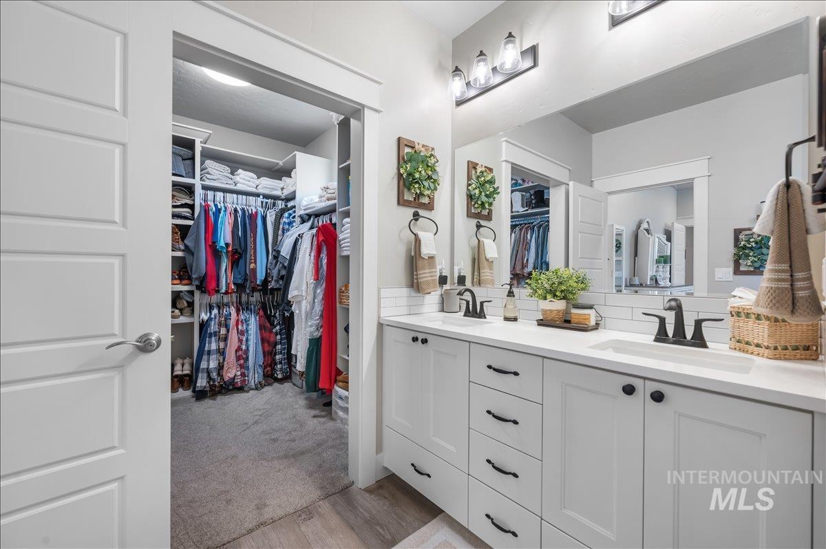 4376 Wagon, Nampa, Idaho 83687, 4 Bedrooms, 3 Bathrooms, Residential For Sale, Price $565,000,MLS 98971345