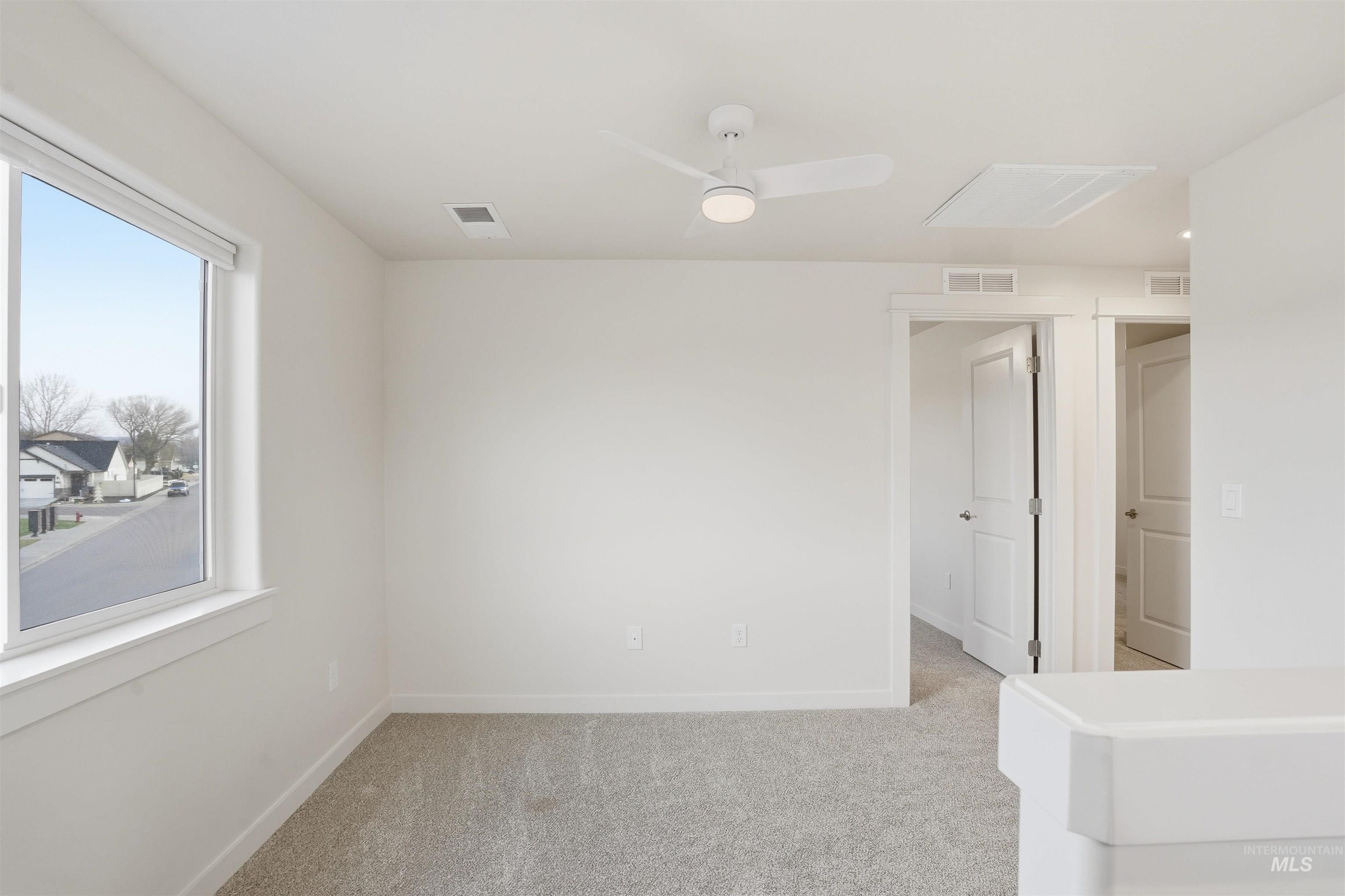 449 W Winnipeg St, Meridian, Idaho 83642, 3 Bedrooms, 2.5 Bathrooms, Residential For Sale, Price $399,990,MLS 98971346