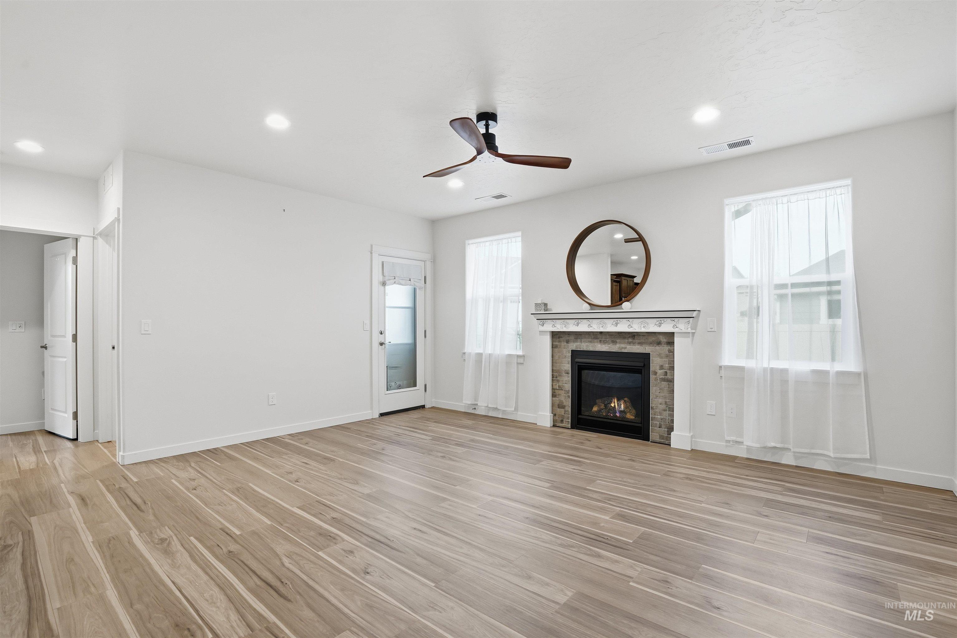 449 W Winnipeg St, Meridian, Idaho 83642, 3 Bedrooms, 2.5 Bathrooms, Residential For Sale, Price $399,990,MLS 98971346