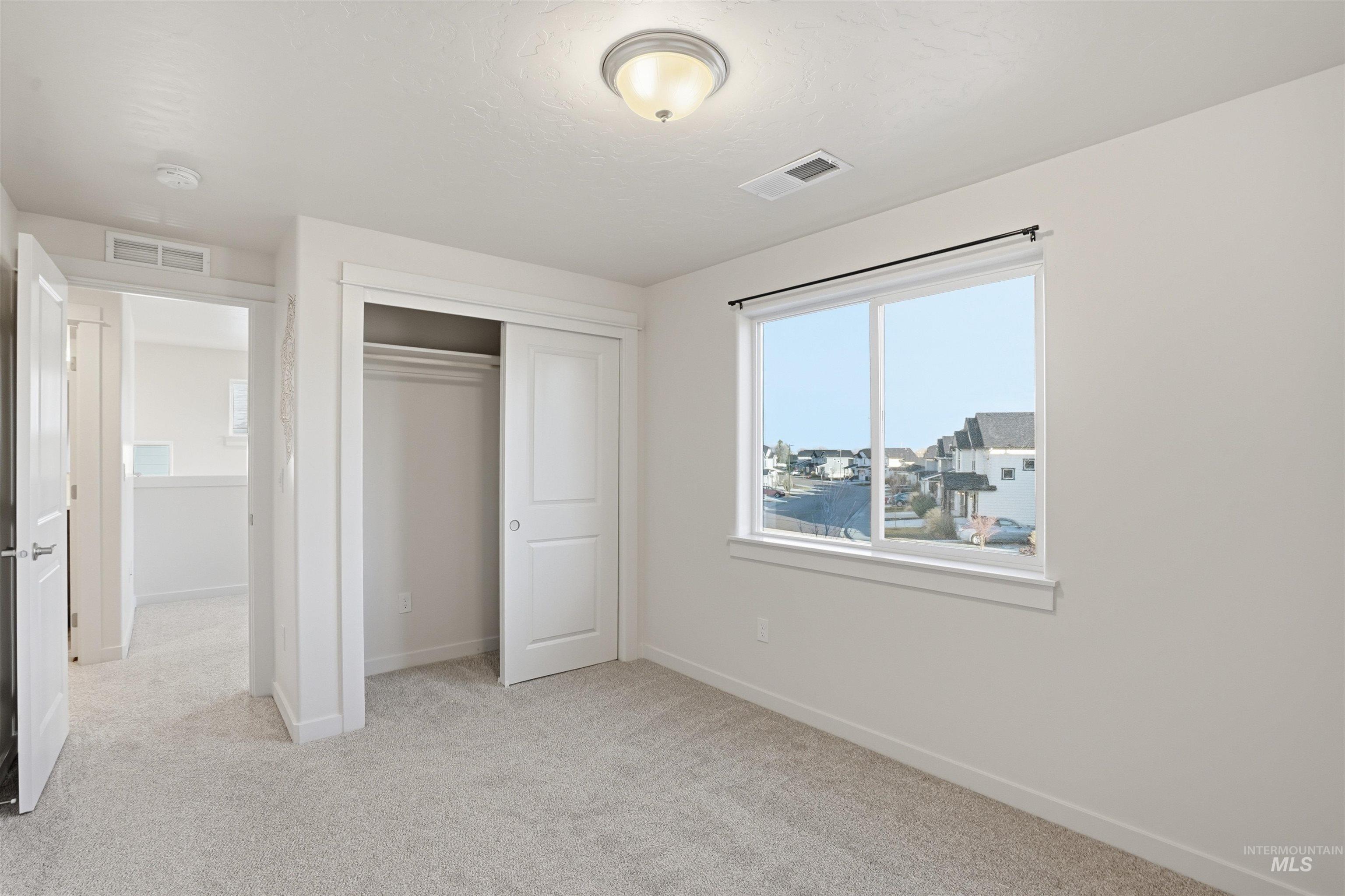 449 W Winnipeg St, Meridian, Idaho 83642, 3 Bedrooms, 2.5 Bathrooms, Residential For Sale, Price $399,990,MLS 98971346