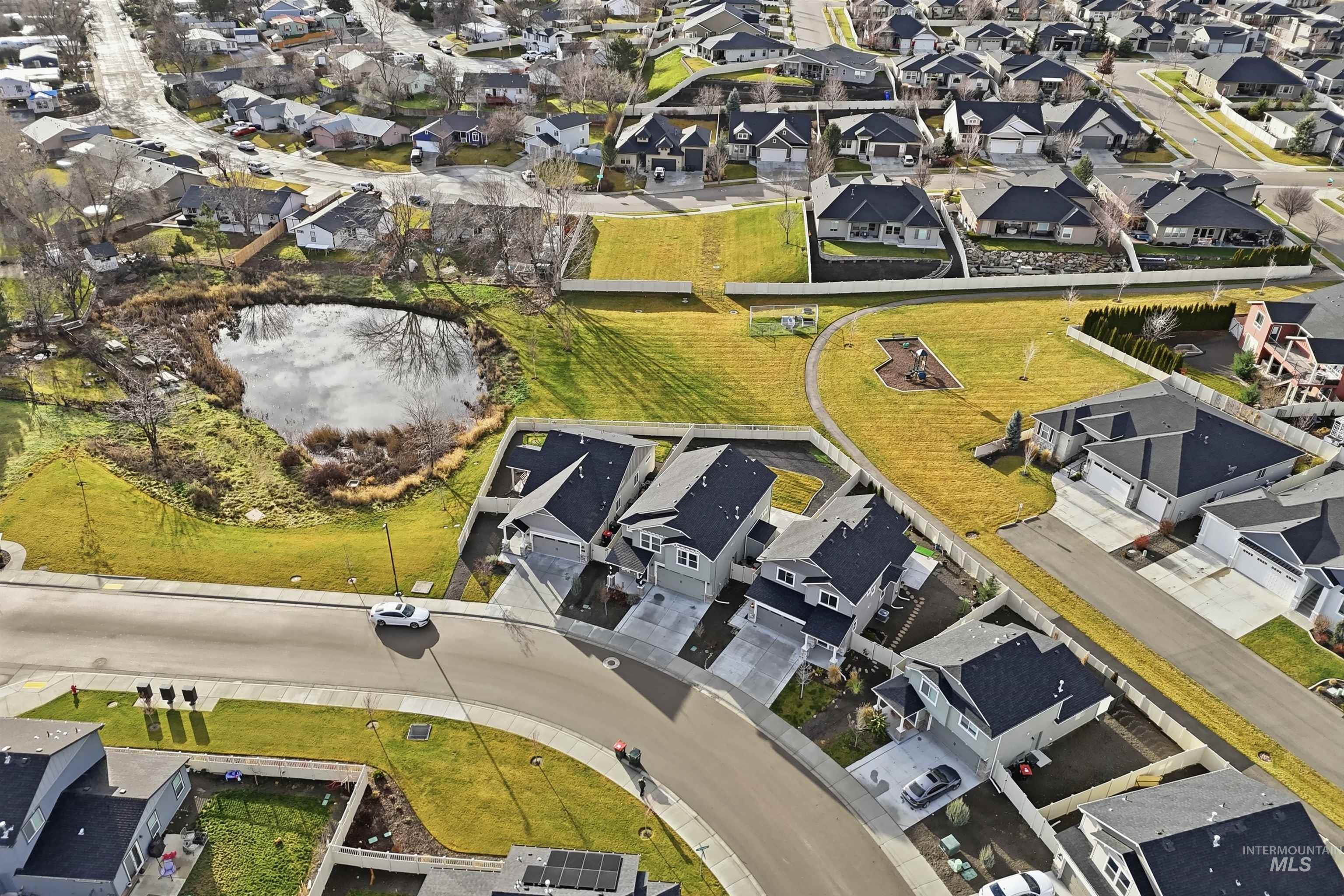 449 W Winnipeg St, Meridian, Idaho 83642, 3 Bedrooms, 2.5 Bathrooms, Residential For Sale, Price $399,990,MLS 98971346